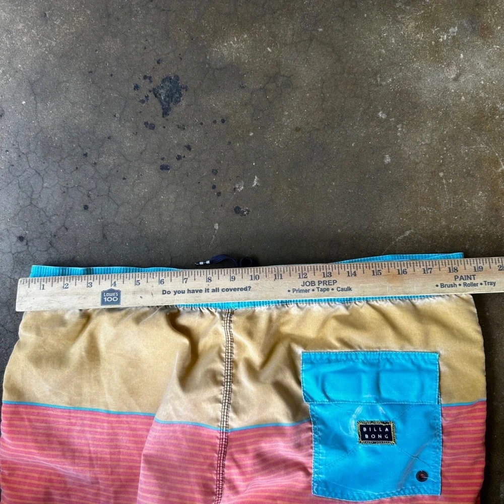 Billabong LayBacks Board Shorts Mens Size L Blue Yellow Pink Excellent Striped